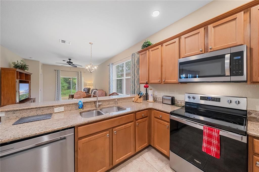 Active With Contract: $312,000 (3 beds, 2 baths, 1443 Square Feet)