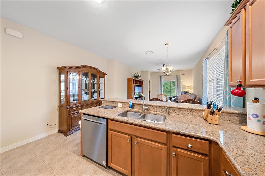 Active With Contract: $312,000 (3 beds, 2 baths, 1443 Square Feet)