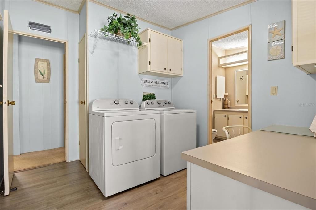 На продажу: $155,990 (2 спален, 2 ванн, 1642 Квадратных фут)