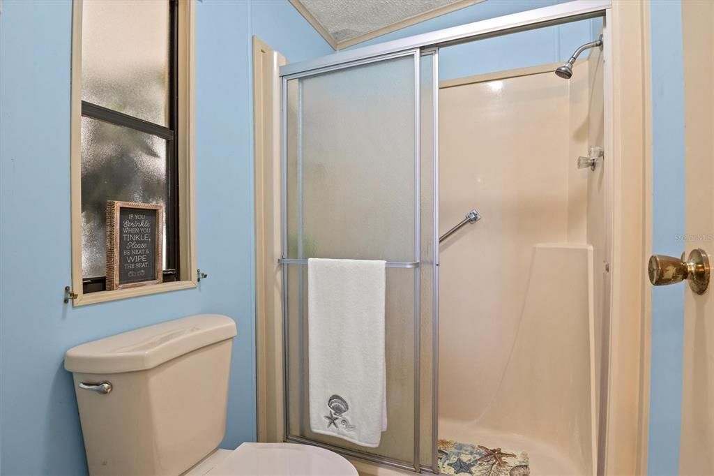 На продажу: $155,990 (2 спален, 2 ванн, 1642 Квадратных фут)