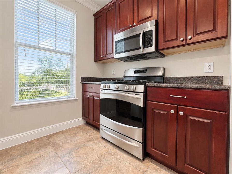 В аренду: $1,895 (2 спален, 2 ванн, 1068 Квадратных фут)