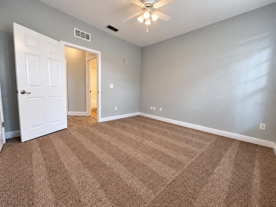 В аренду: $1,895 (2 спален, 2 ванн, 1068 Квадратных фут)