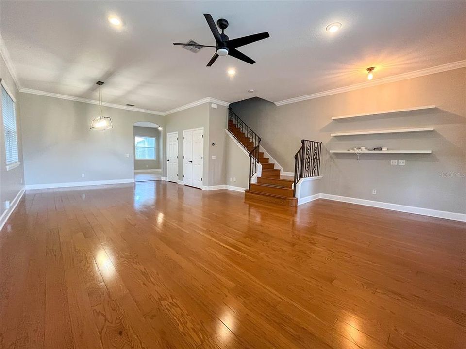 For Rent: $2,999 (3 beds, 2 baths, 2125 Square Feet)