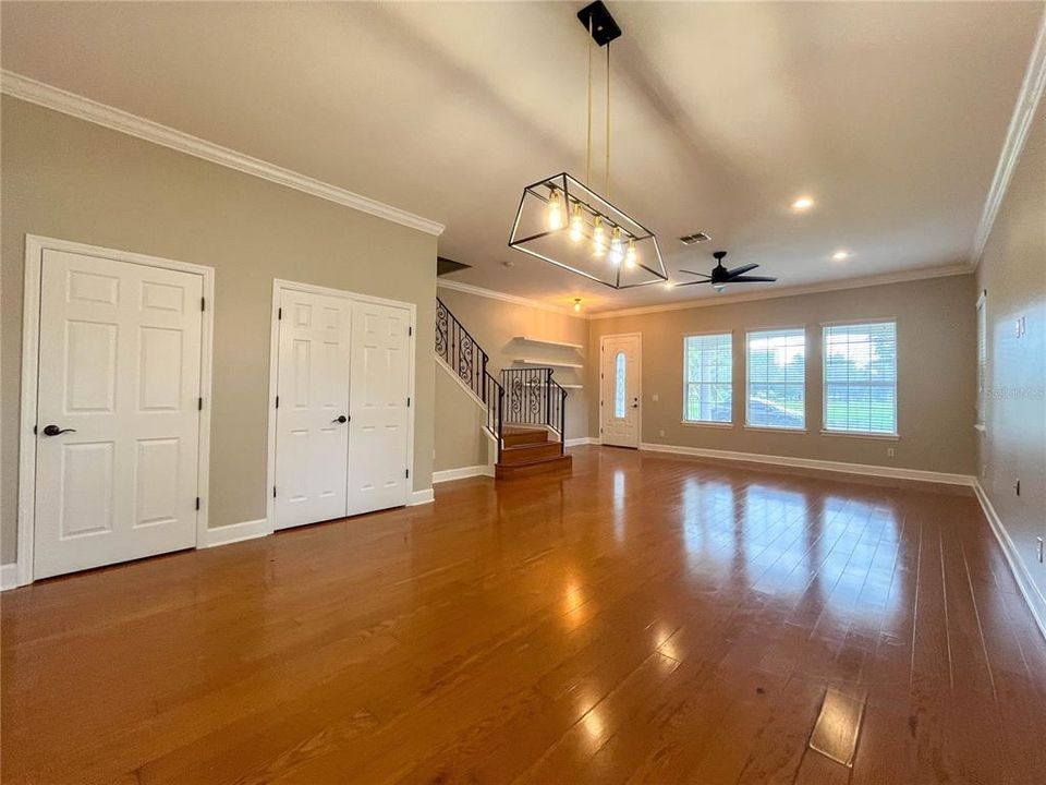 For Rent: $2,999 (3 beds, 2 baths, 2125 Square Feet)