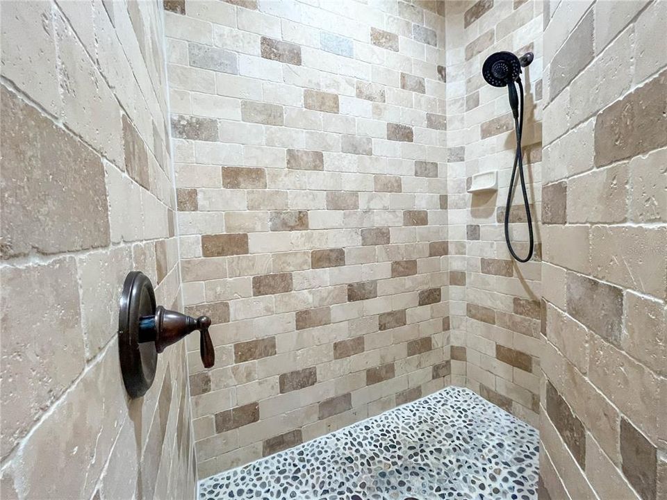 For Rent: $2,999 (3 beds, 2 baths, 2125 Square Feet)