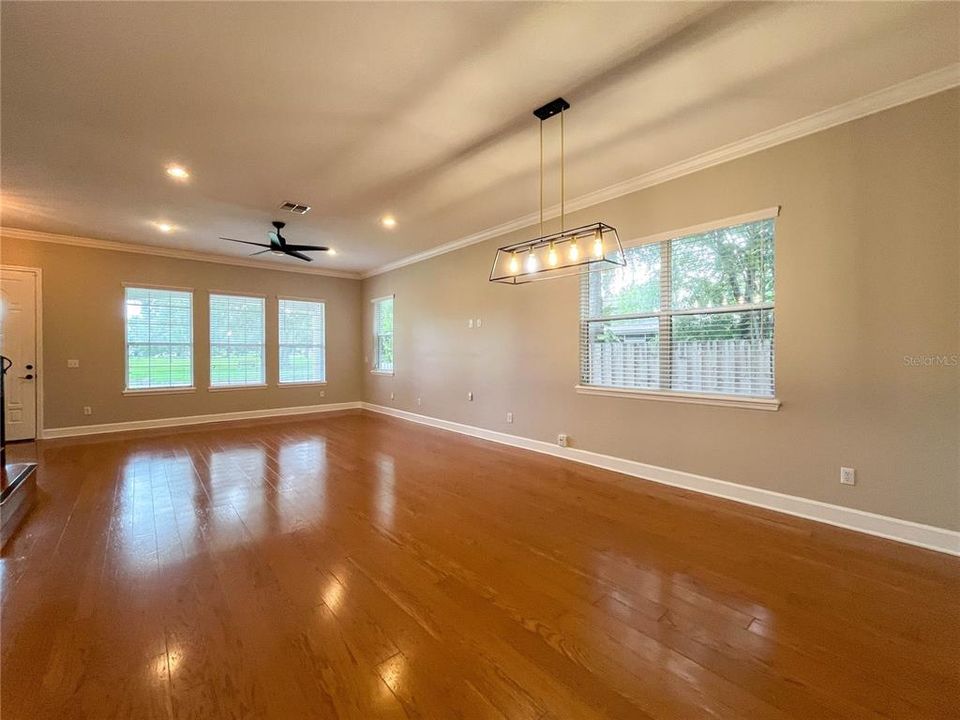 For Rent: $2,999 (3 beds, 2 baths, 2125 Square Feet)