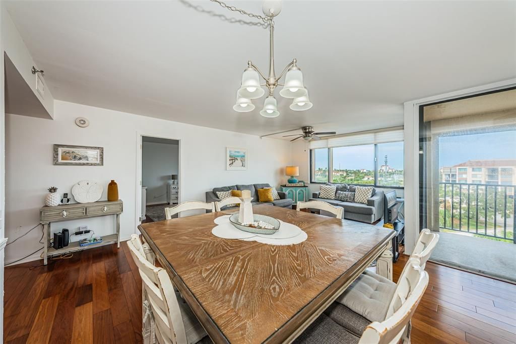 В аренду: $2,999 (2 спален, 2 ванн, 1150 Квадратных фут)