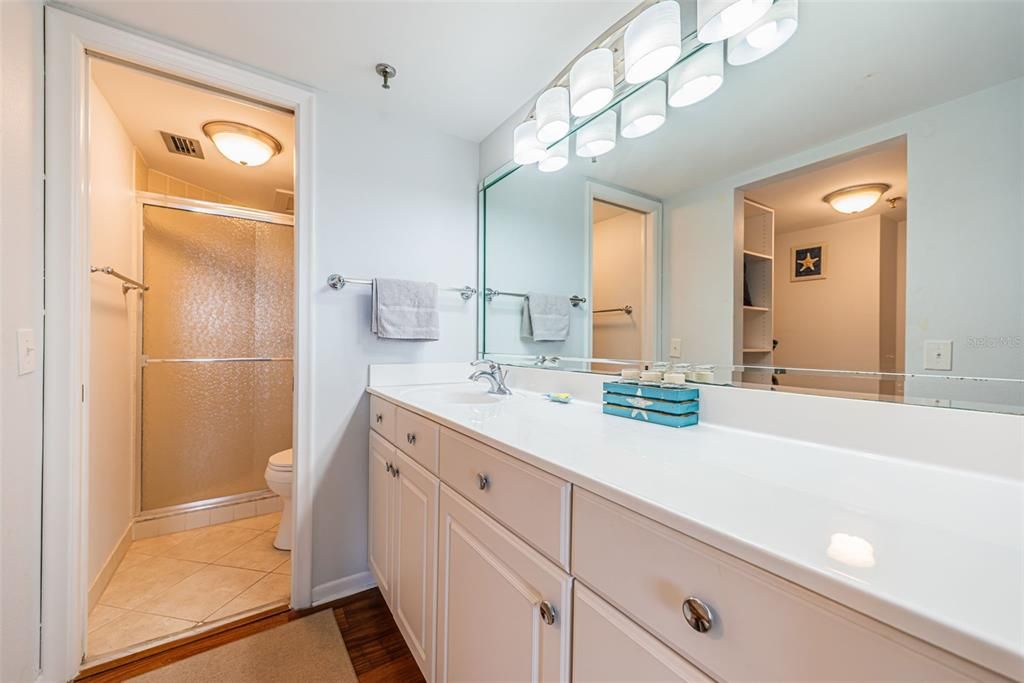 В аренду: $2,999 (2 спален, 2 ванн, 1150 Квадратных фут)