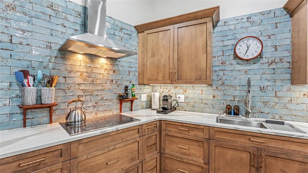Activo con contrato: $540,000 (4 camas, 2 baños, 2368 Pies cuadrados)