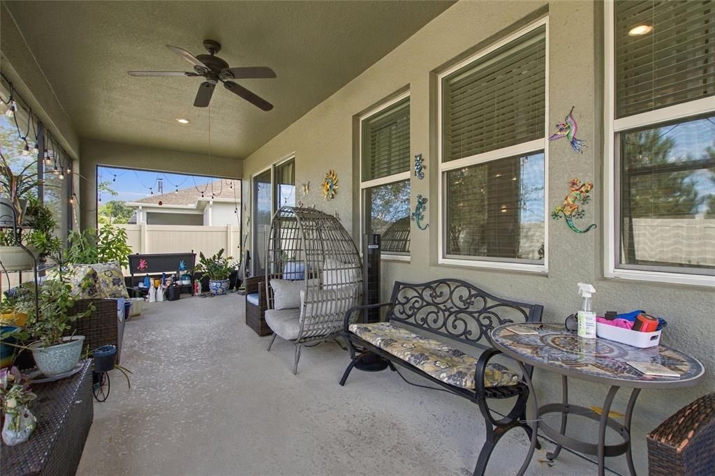 For Sale: $560,000 (3 beds, 2 baths, 2429 Square Feet)