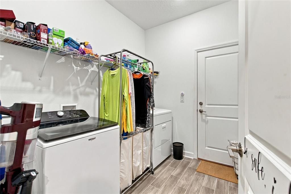 For Sale: $560,000 (3 beds, 2 baths, 2429 Square Feet)