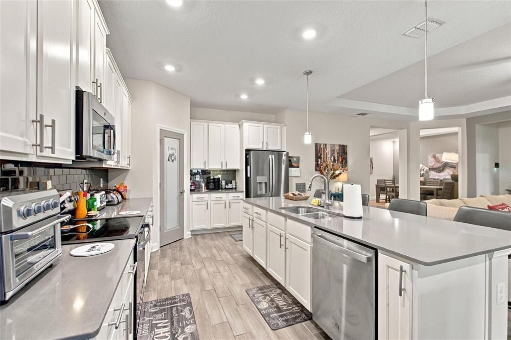 For Sale: $560,000 (3 beds, 2 baths, 2429 Square Feet)