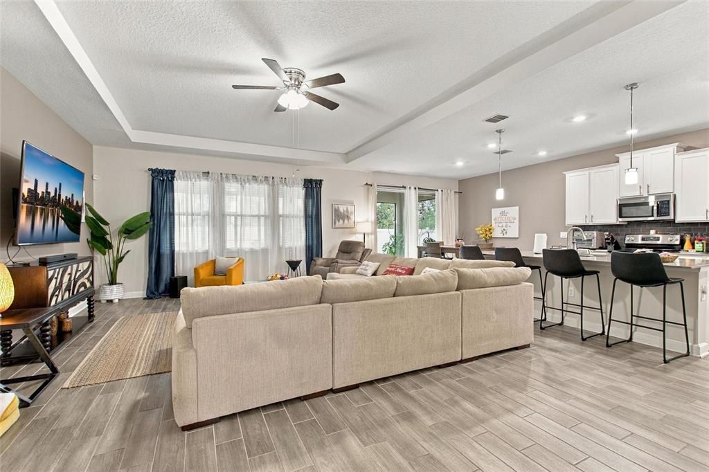 For Sale: $560,000 (3 beds, 2 baths, 2429 Square Feet)
