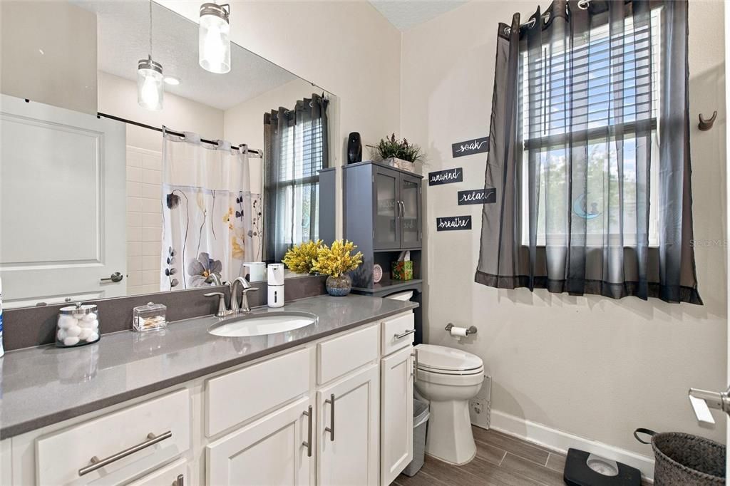 For Sale: $560,000 (3 beds, 2 baths, 2429 Square Feet)