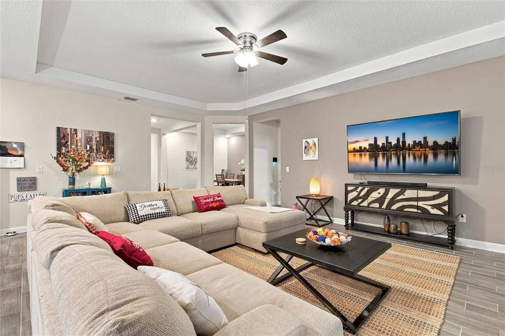 For Sale: $560,000 (3 beds, 2 baths, 2429 Square Feet)