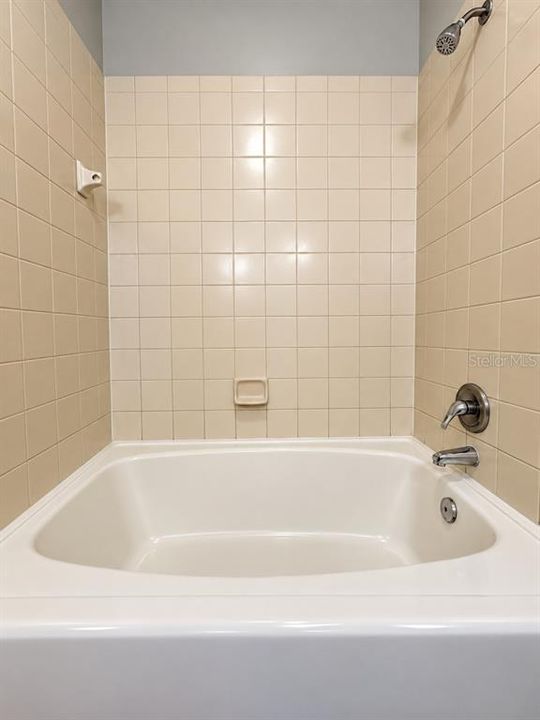 В аренду: $1,895 (2 спален, 2 ванн, 1044 Квадратных фут)