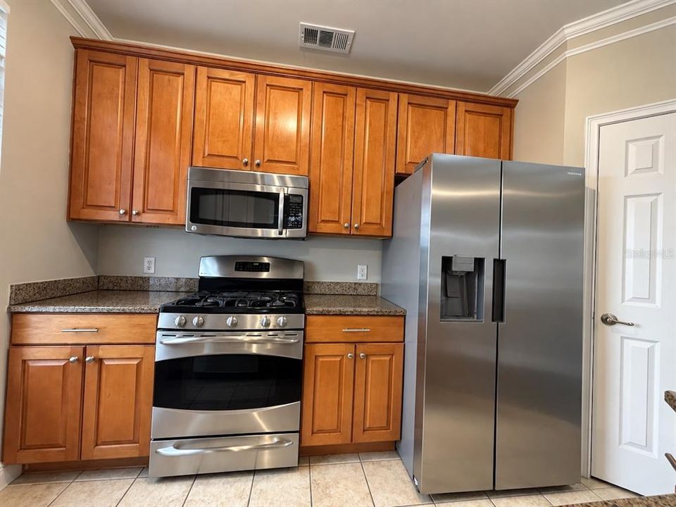 В аренду: $1,895 (2 спален, 2 ванн, 1044 Квадратных фут)