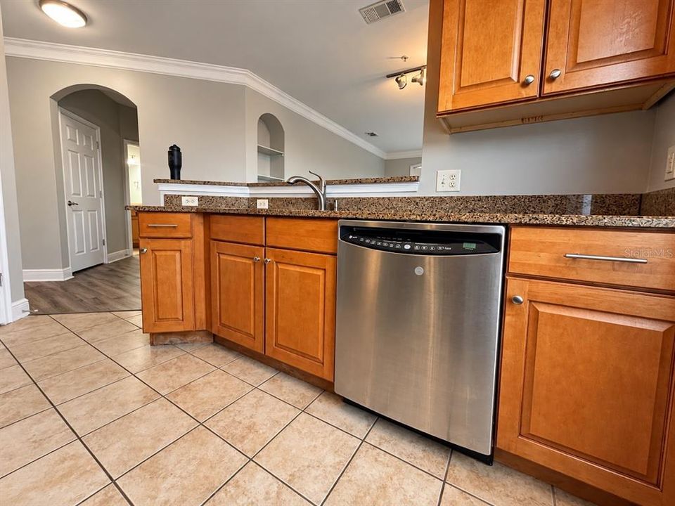 В аренду: $1,895 (2 спален, 2 ванн, 1044 Квадратных фут)