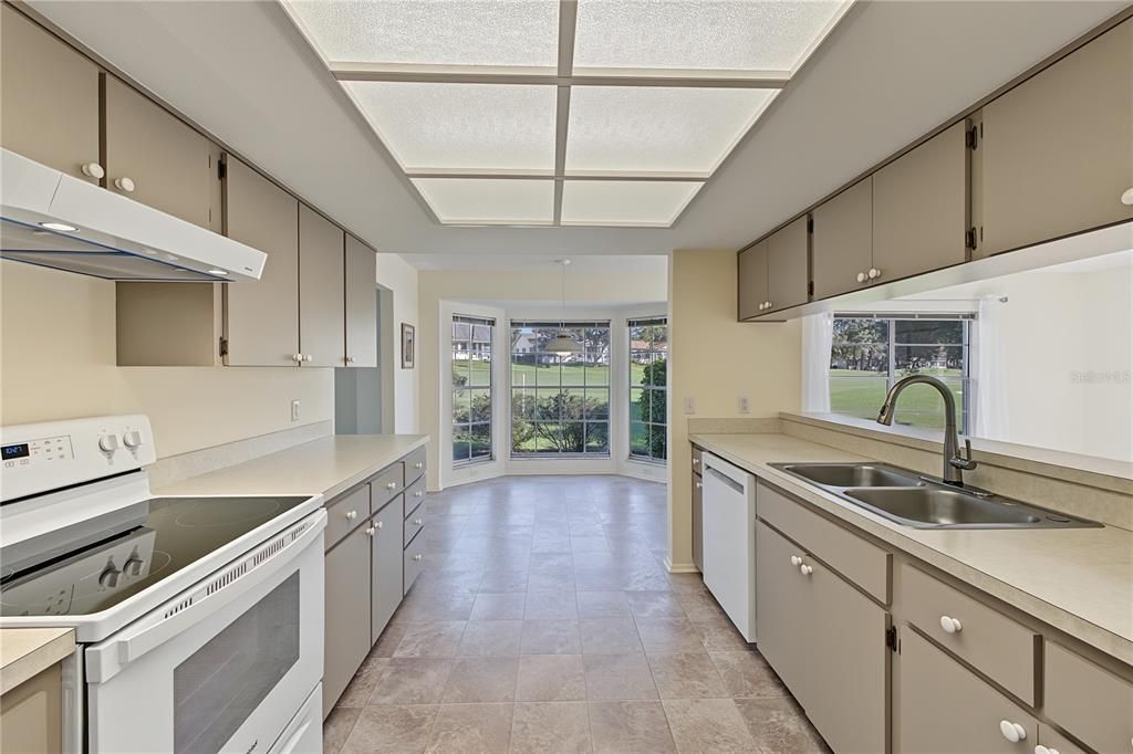 En Venta: $349,000 (3 camas, 2 baños, 2136 Pies cuadrados)