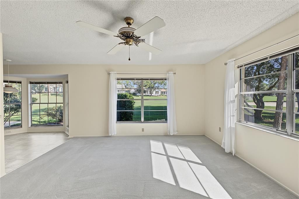 En Venta: $349,000 (3 camas, 2 baños, 2136 Pies cuadrados)