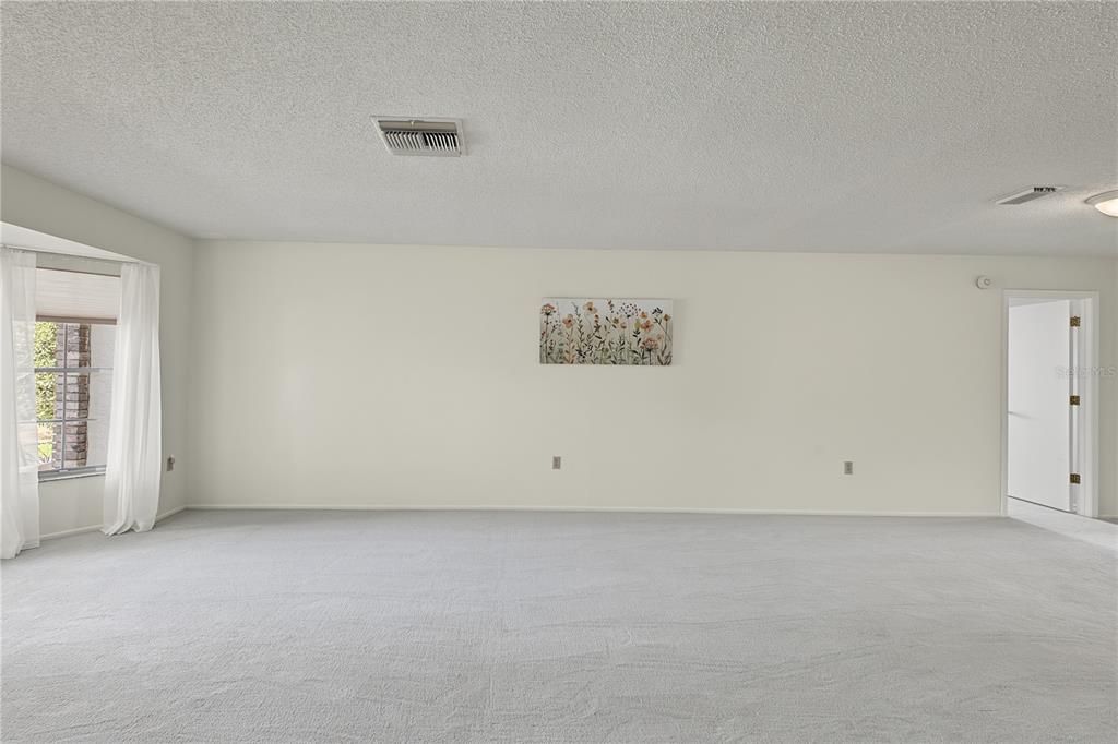 En Venta: $349,000 (3 camas, 2 baños, 2136 Pies cuadrados)