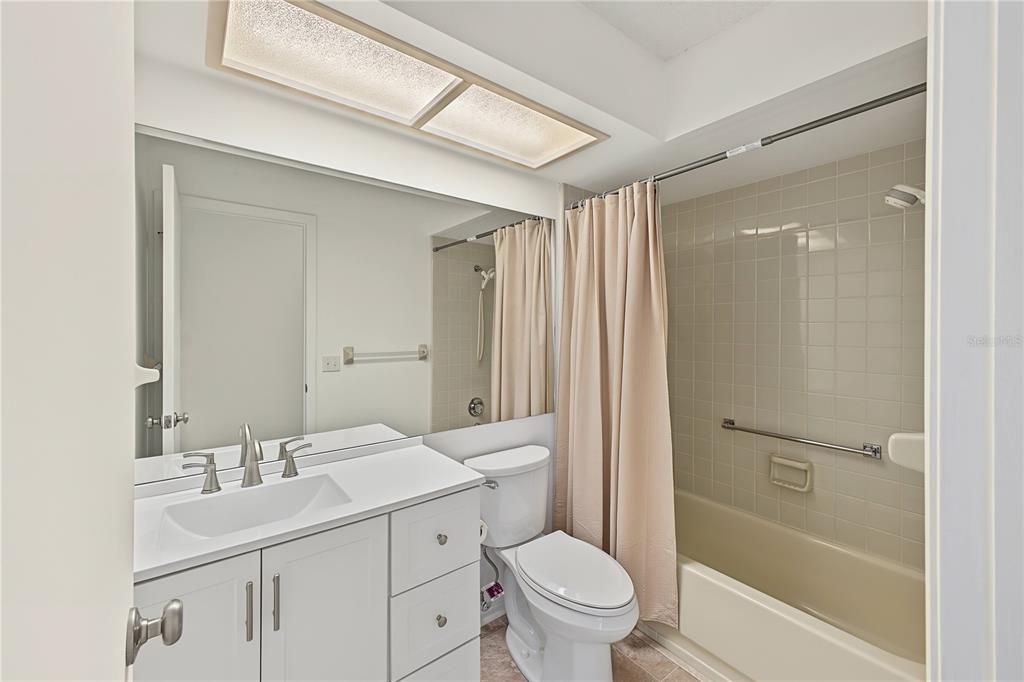 En Venta: $349,000 (3 camas, 2 baños, 2136 Pies cuadrados)