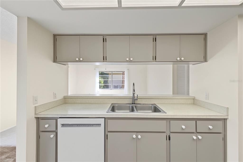En Venta: $349,000 (3 camas, 2 baños, 2136 Pies cuadrados)