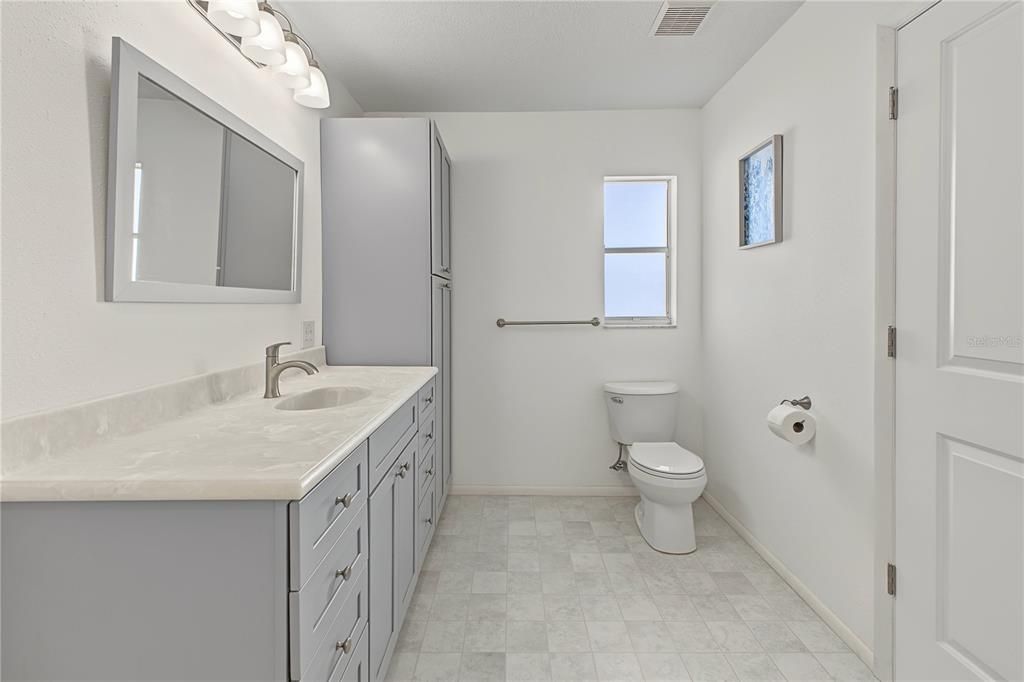 En Venta: $349,000 (3 camas, 2 baños, 2136 Pies cuadrados)
