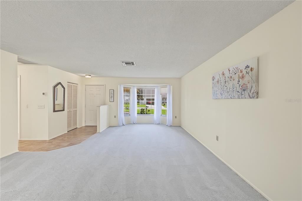 En Venta: $349,000 (3 camas, 2 baños, 2136 Pies cuadrados)