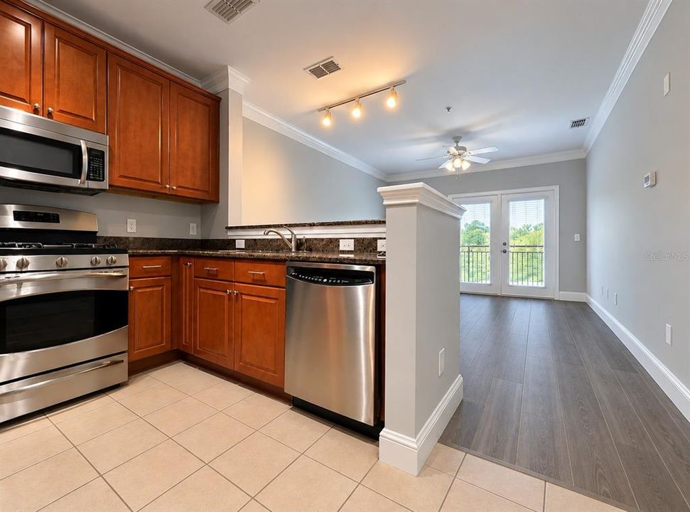 В аренду: $1,595 (1 спален, 1 ванн, 652 Квадратных фут)