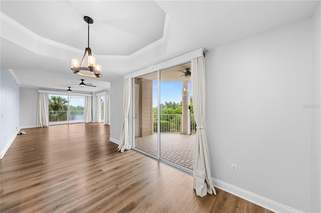 For Sale: $915,000 (3 beds, 3 baths, 1952 Square Feet)