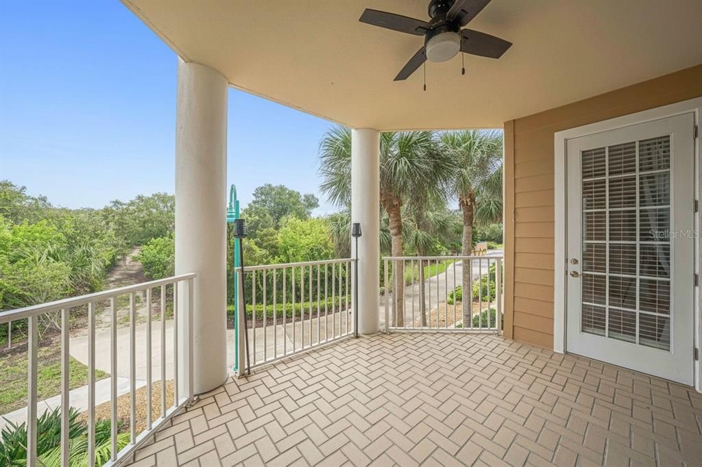 For Sale: $915,000 (3 beds, 3 baths, 1952 Square Feet)