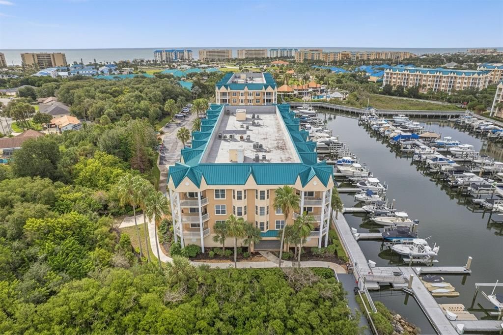 For Sale: $915,000 (3 beds, 3 baths, 1952 Square Feet)