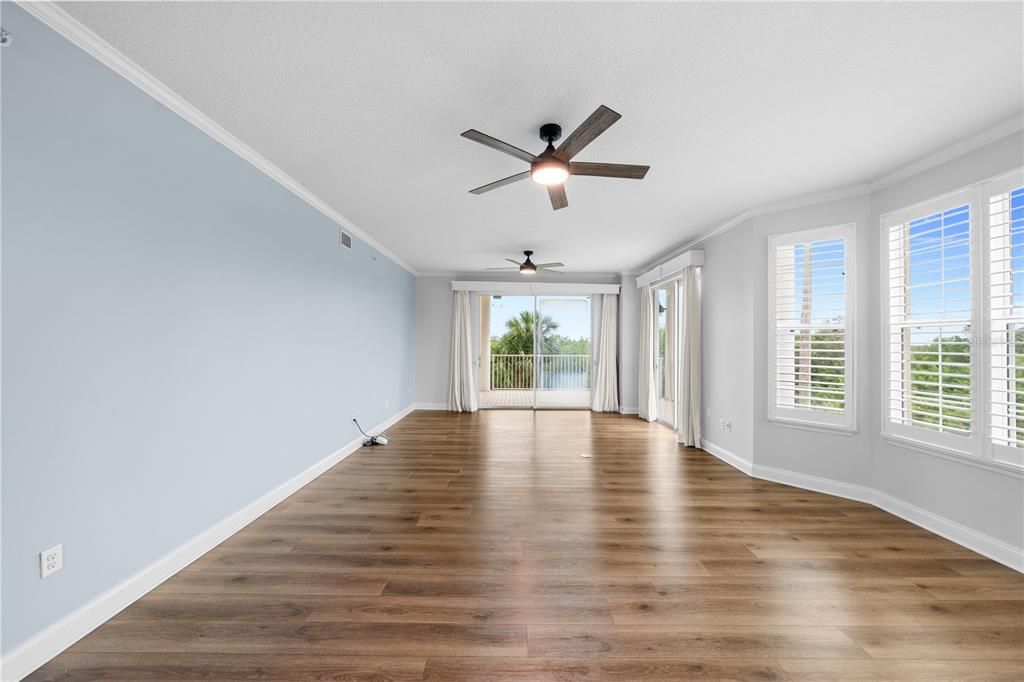 For Sale: $915,000 (3 beds, 3 baths, 1952 Square Feet)