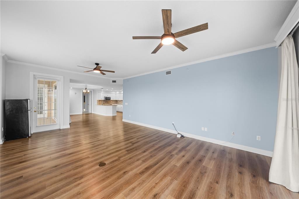 For Sale: $915,000 (3 beds, 3 baths, 1952 Square Feet)