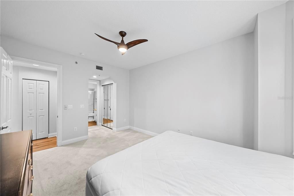 For Sale: $915,000 (3 beds, 3 baths, 1952 Square Feet)