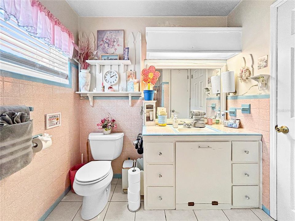 Activo con contrato: $360,000 (3 camas, 2 baños, 1200 Pies cuadrados)