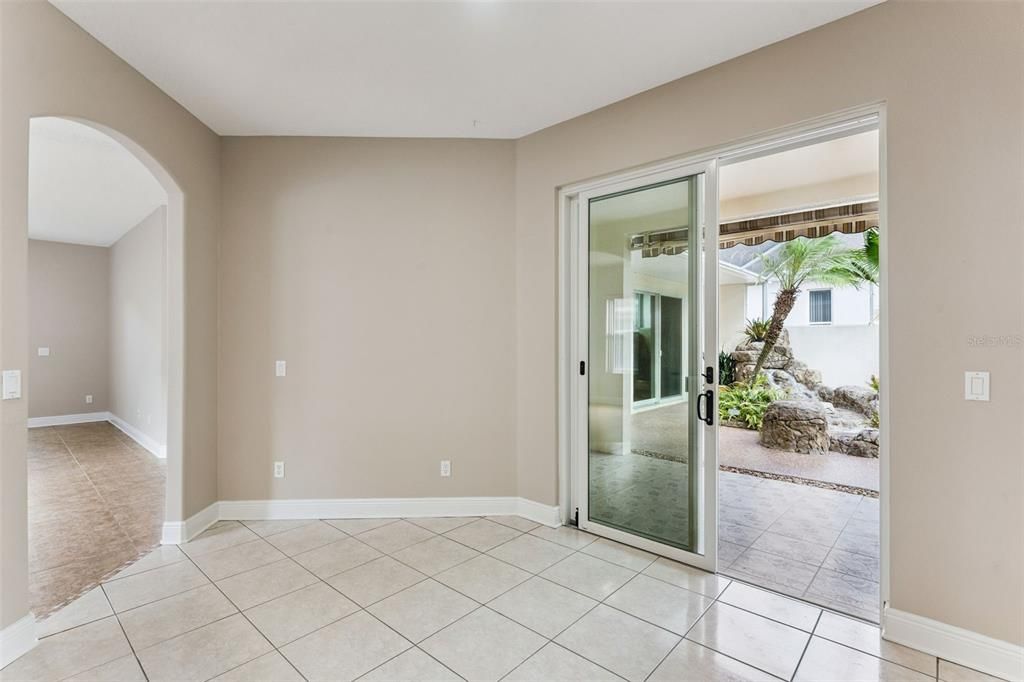 For Sale: $319,900 (2 beds, 2 baths, 1722 Square Feet)