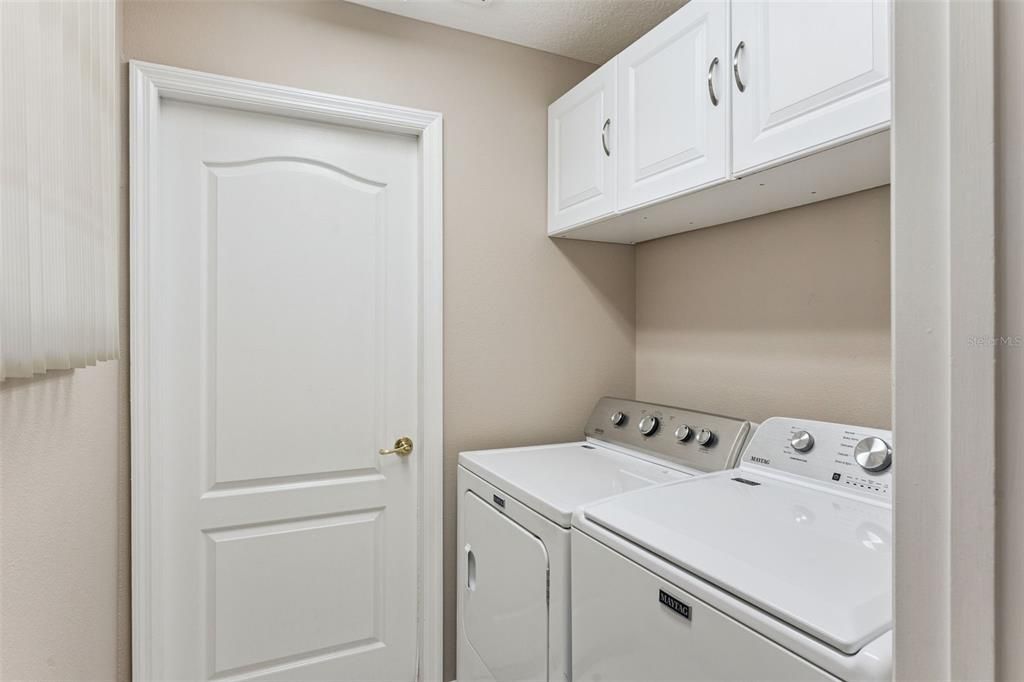 For Sale: $319,900 (2 beds, 2 baths, 1722 Square Feet)