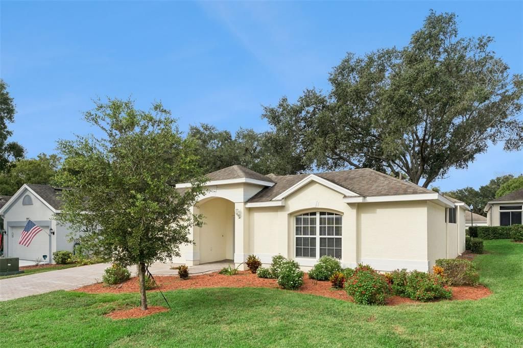 For Sale: $319,900 (2 beds, 2 baths, 1722 Square Feet)