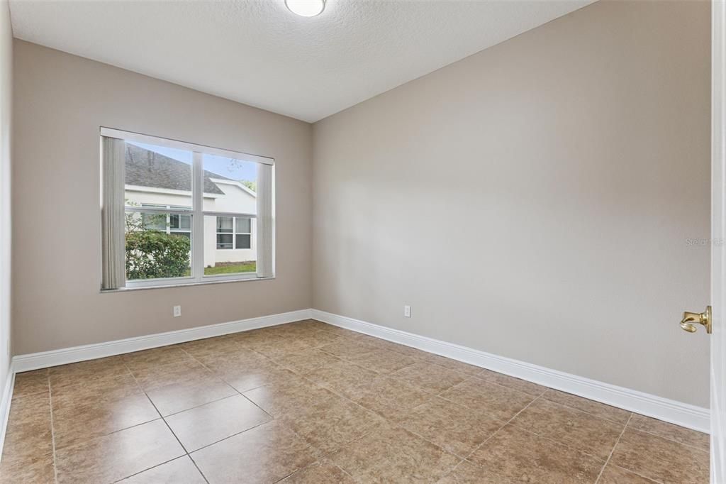 For Sale: $319,900 (2 beds, 2 baths, 1722 Square Feet)