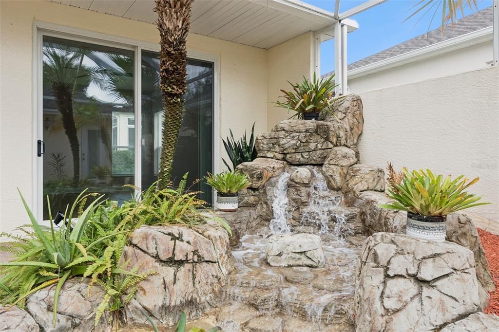 For Sale: $319,900 (2 beds, 2 baths, 1722 Square Feet)