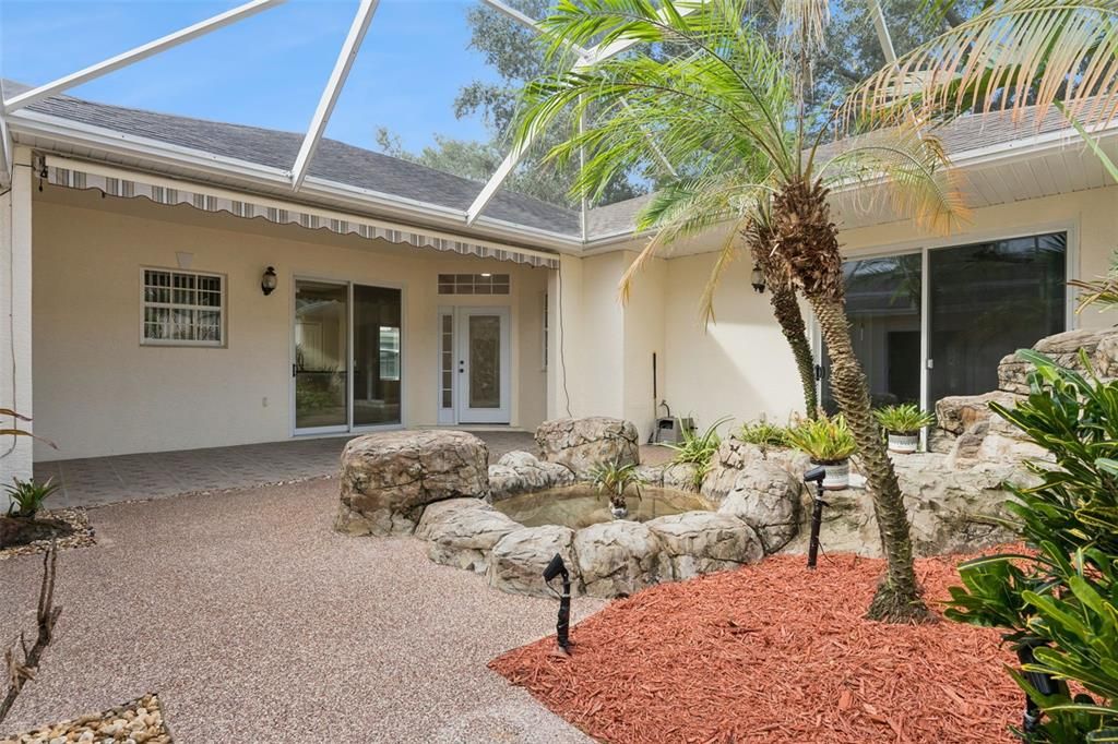 For Sale: $319,900 (2 beds, 2 baths, 1722 Square Feet)