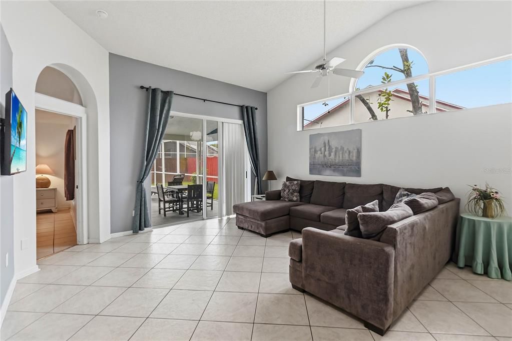 En Venta: $385,000 (3 camas, 2 baños, 1553 Pies cuadrados)