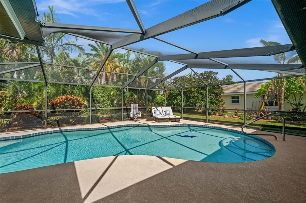 Activo con contrato: $555,000 (3 camas, 2 baños, 2041 Pies cuadrados)