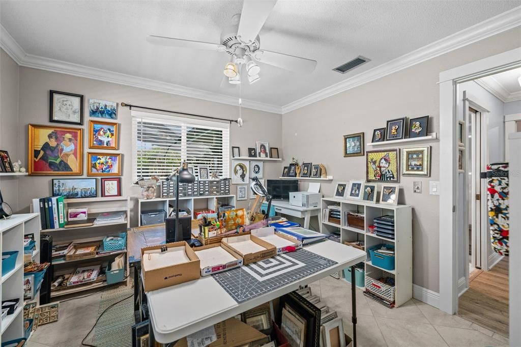 Activo con contrato: $555,000 (3 camas, 2 baños, 2041 Pies cuadrados)