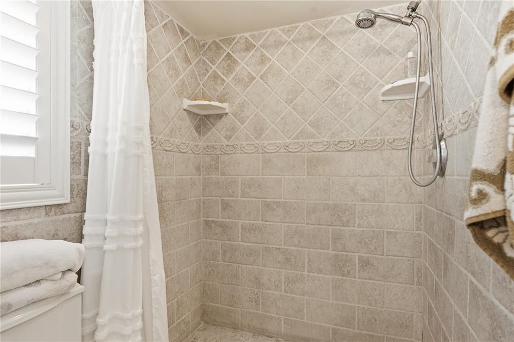 For Sale: $525,000 (3 beds, 2 baths, 1660 Square Feet)
