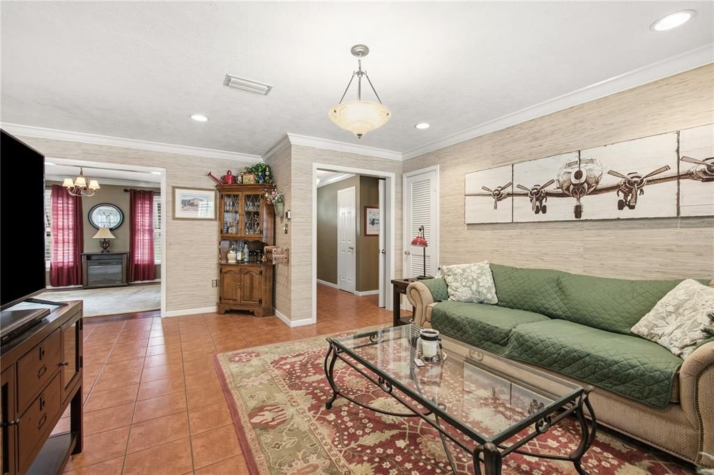 For Sale: $525,000 (3 beds, 2 baths, 1660 Square Feet)