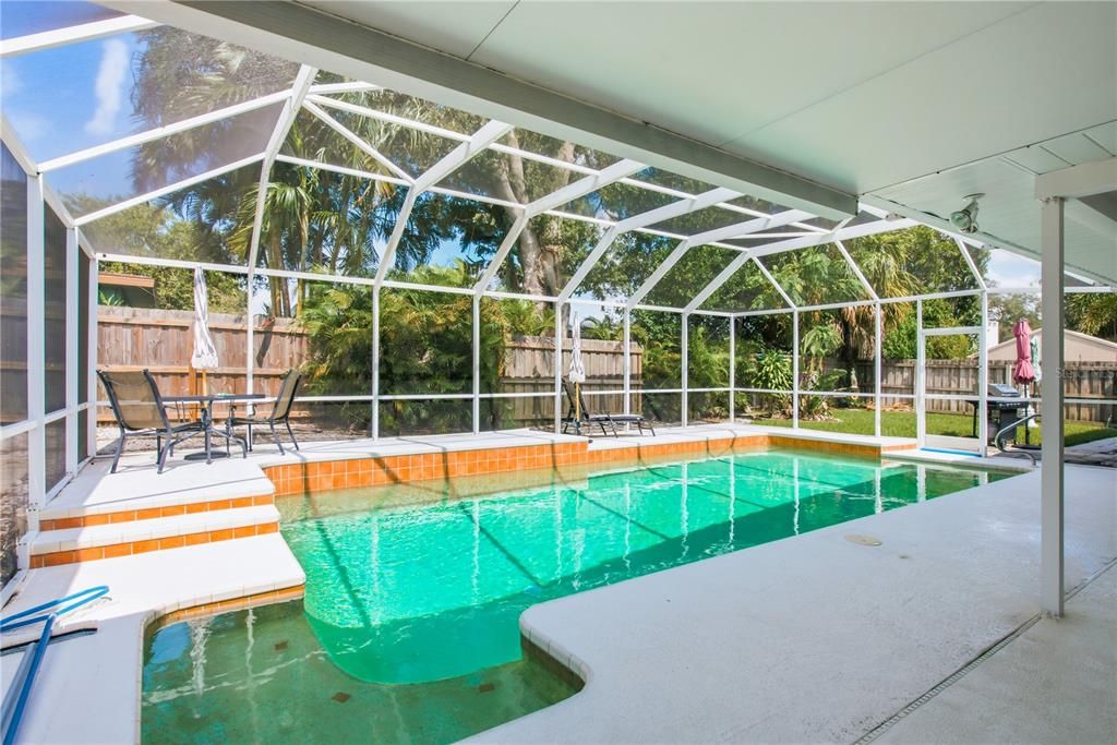 For Sale: $525,000 (3 beds, 2 baths, 1660 Square Feet)
