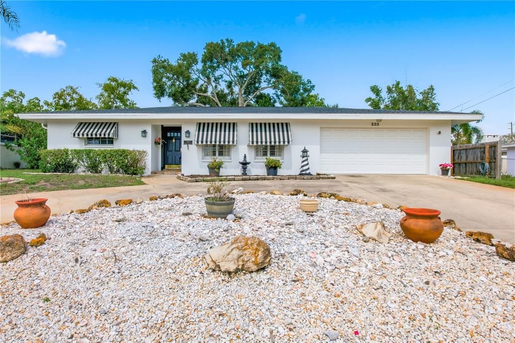 For Sale: $525,000 (3 beds, 2 baths, 1660 Square Feet)